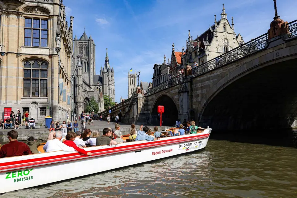 Gante: Tour en barco guiado de 40 minutos por el centro medieval