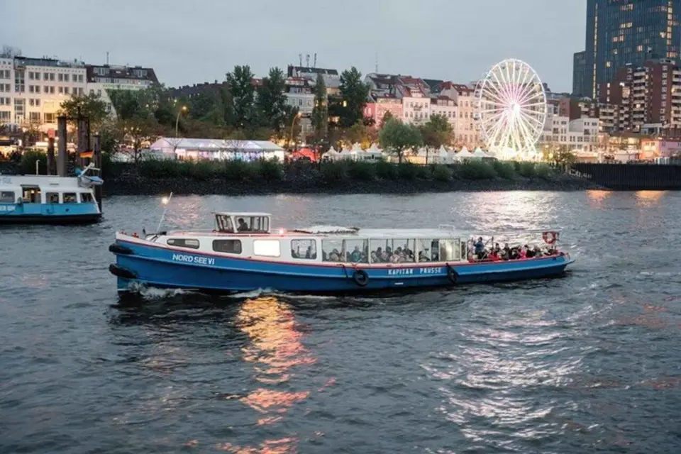 Crucero tradicional de una hora por el puerto de Hamburgo