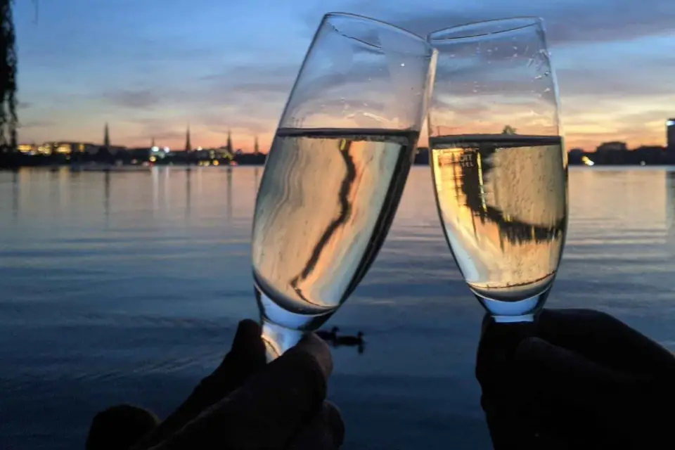 Hamburgo: Excursión Privada en Furgoneta al Atardecer con Bebida de Bienvenida
