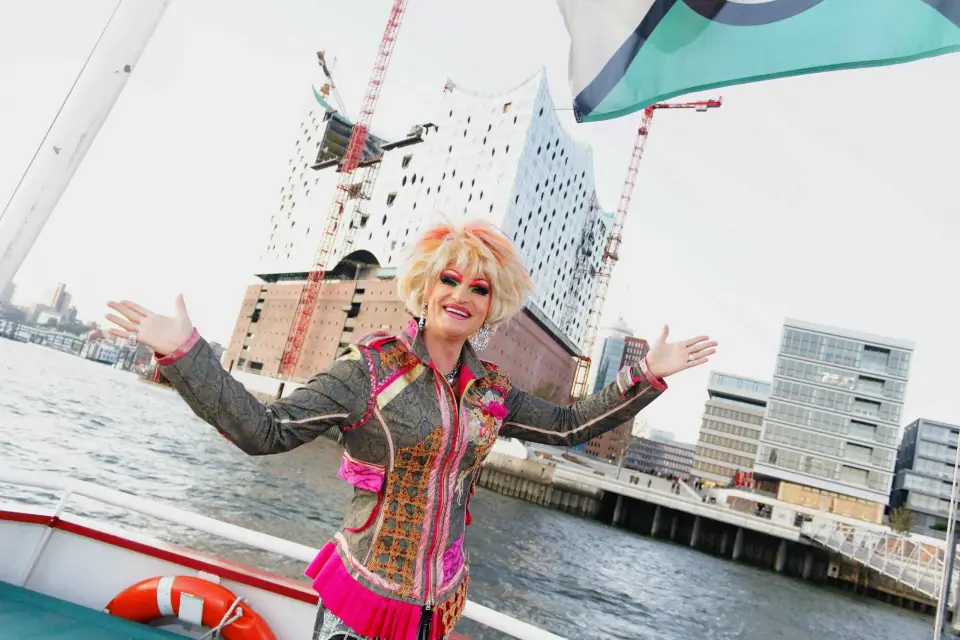 Hamburgo: Fiesta en Crucero por el Puerto con Olivia Jones