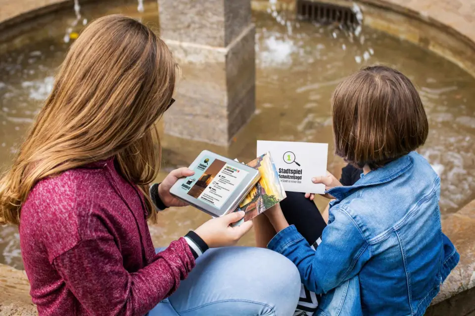 Juego urbano sobre el puerto de Hamburgo para niños, familias y clases escolares
