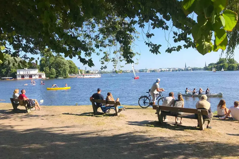 Recorrido por el Alster y el traumático Alsterviertel