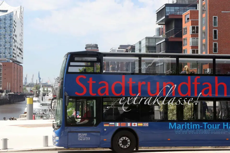 Tour en autobús con paradas libres de 1 día por Hamburgo Línea D