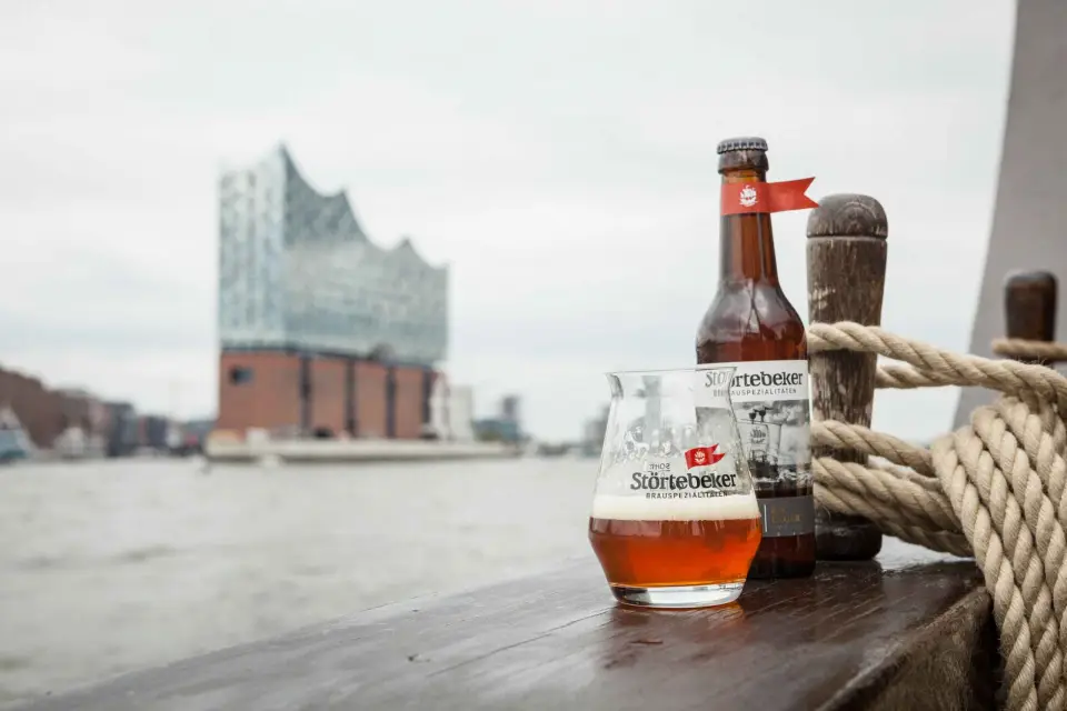 Hamburgo: Visita guiada a la Plaza Elphi con cerveza Störtebeker