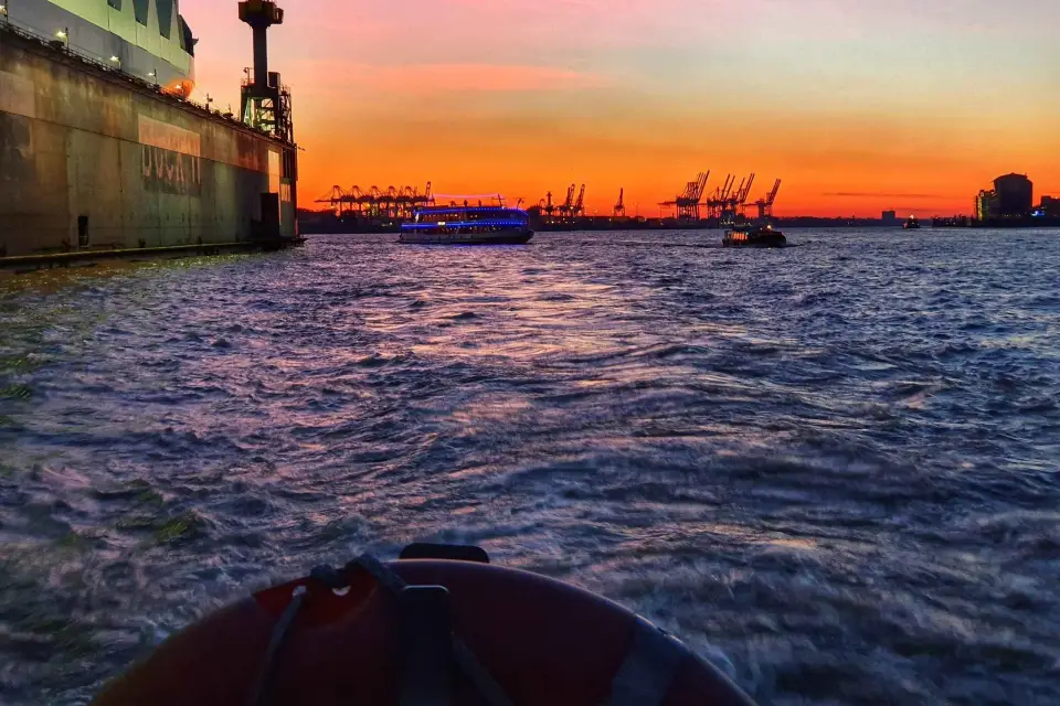 Hamburgo: Visita privada del puerto en barco
