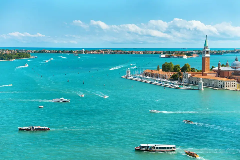 Alquiler de barco con patrón en Venecia