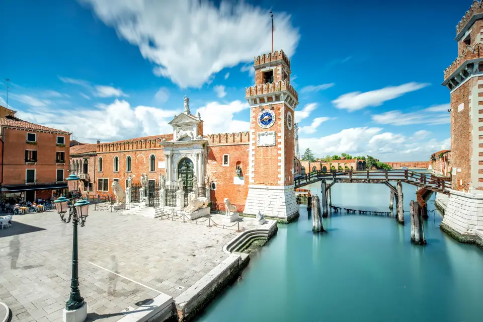 Visita guiada por el barrio de Castello