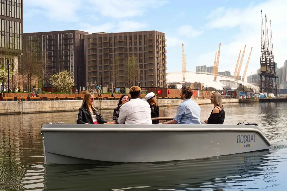 Londres: Alquiler de GoBoat en Canary Wharf con London Docklands