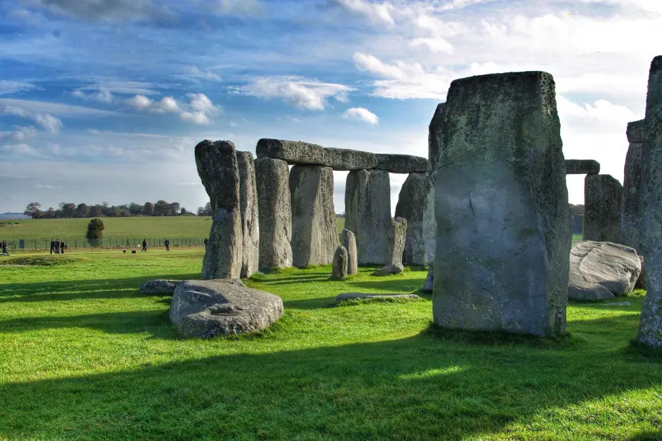 Desde Cambridge: Tour guiado de un día a Bath y Stonehenge