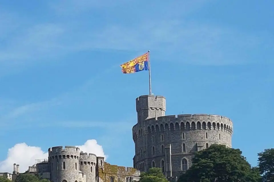 Castillo de Windsor y Palacio de Hampton Court Visita VIP en Taxi Negro