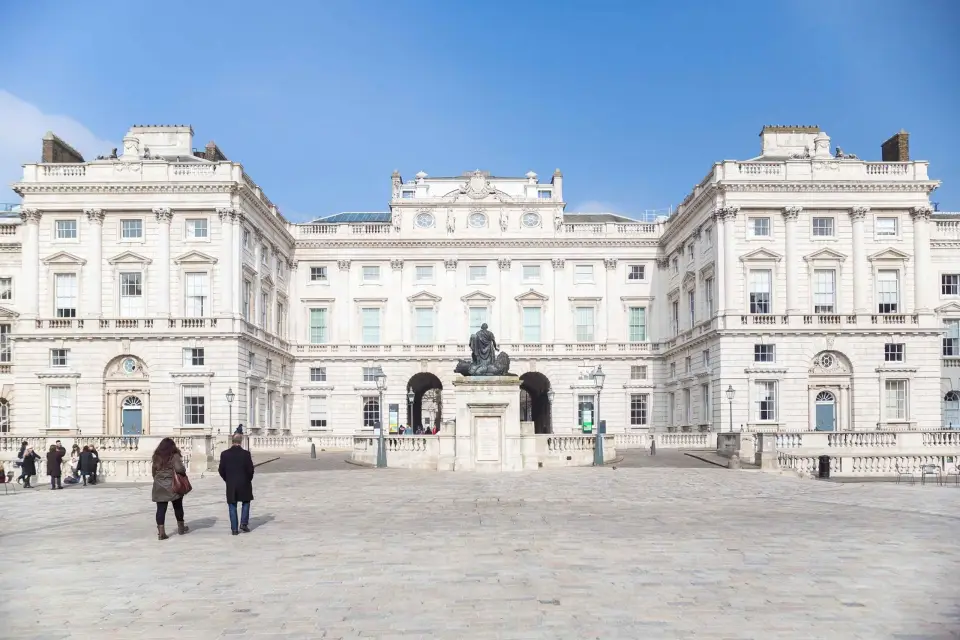 Londres: Entrada a la Galería Courtauld de Somerset House