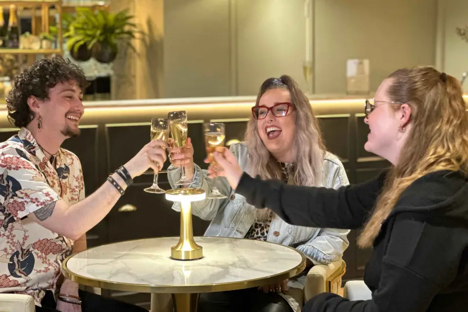 Londres: Entrada rápida al Madame Tussauds y bar de champán