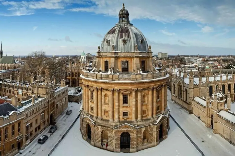 Excursión de un día de Navidad a Windsor, Oxford y Avebury con almuerzo