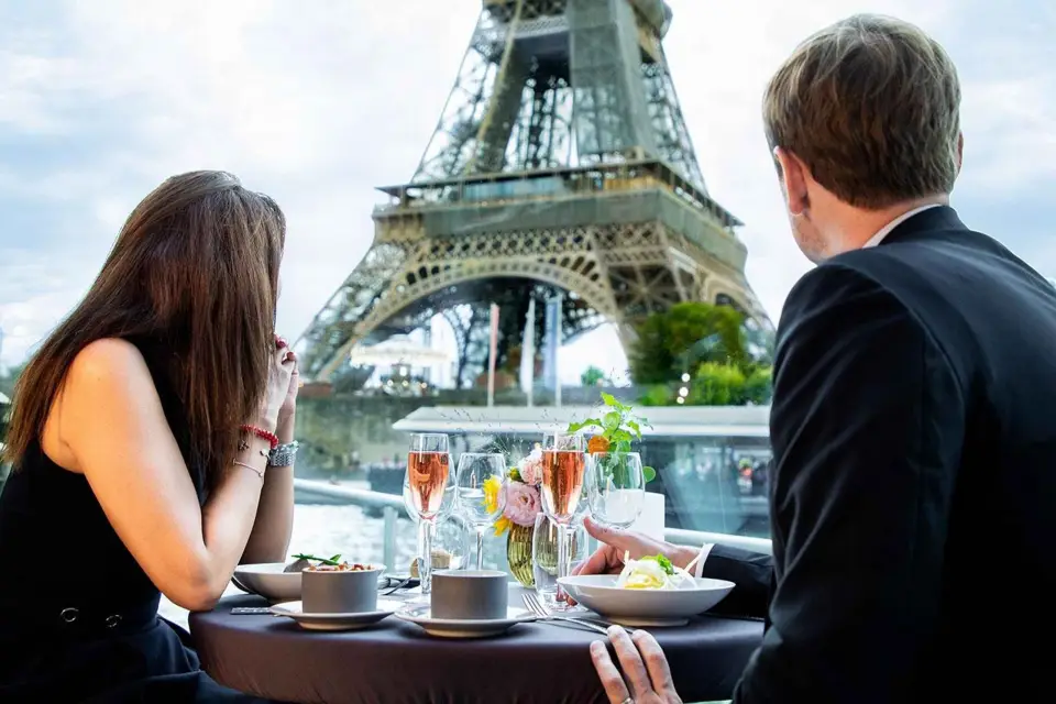 Desde Londres: Excursión a París con almuerzo en crucero y tour turístico