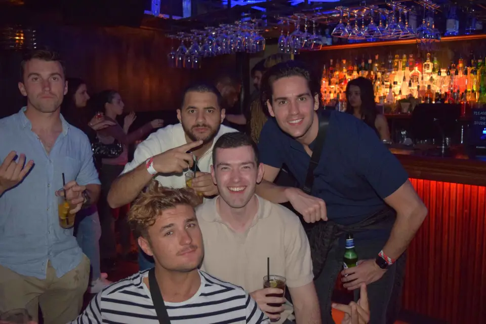 Londres: Pub de Despedida de Soltero en Camden con chupitos gratis