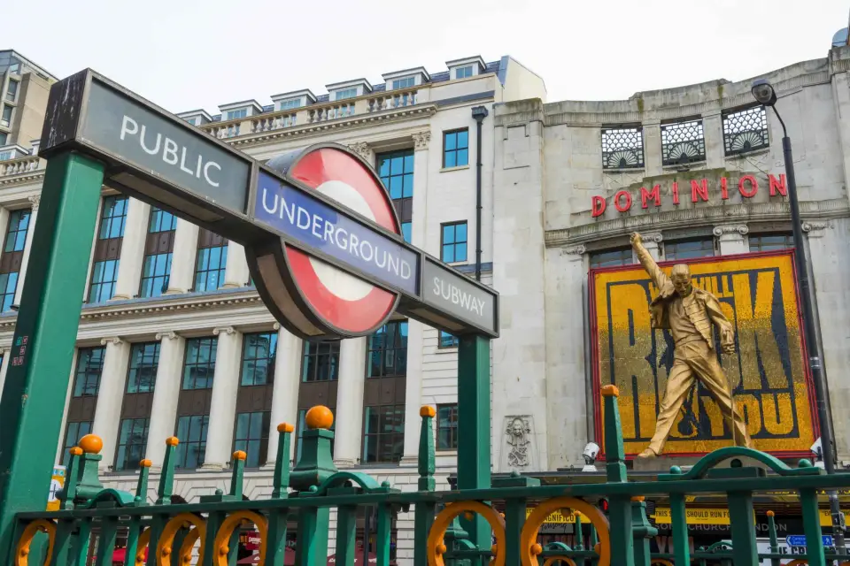 Londres: Recorrido por los secretos de Freddie Mercury con un cóctel