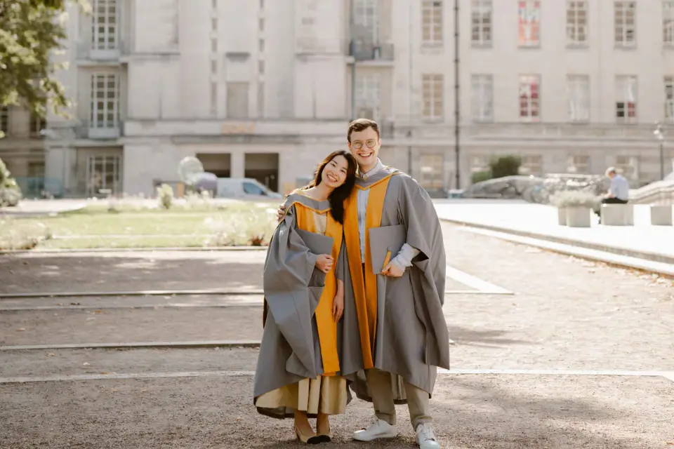Photoshoot privé de couple à Londres avec un style cinématographique