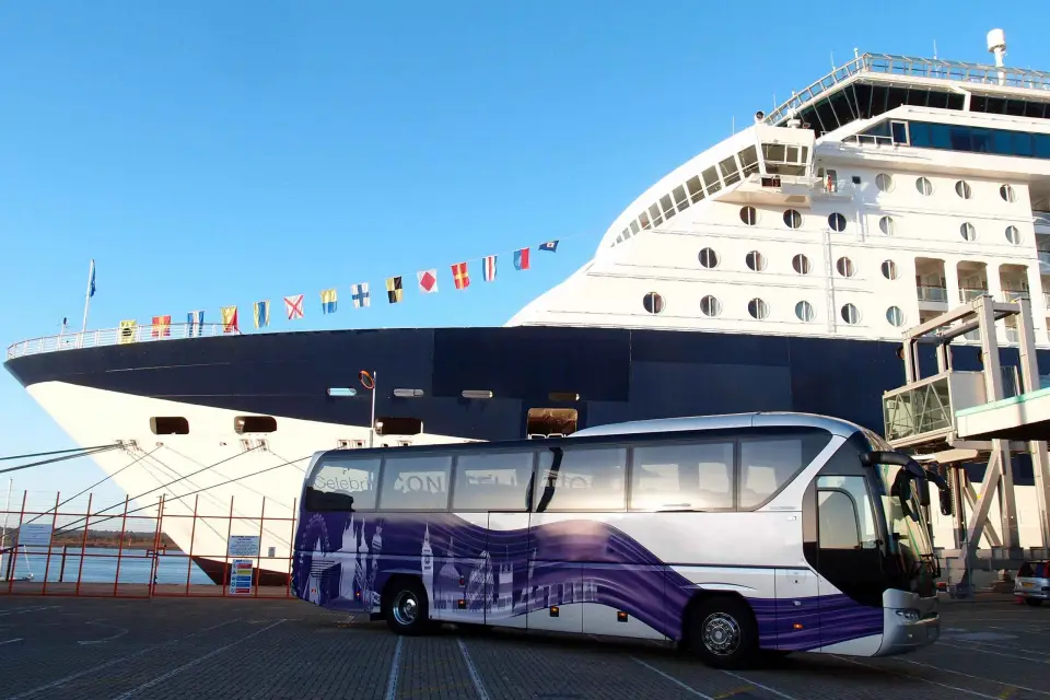 Southampton: Traslado en crucero a Londres vía Stonehenge