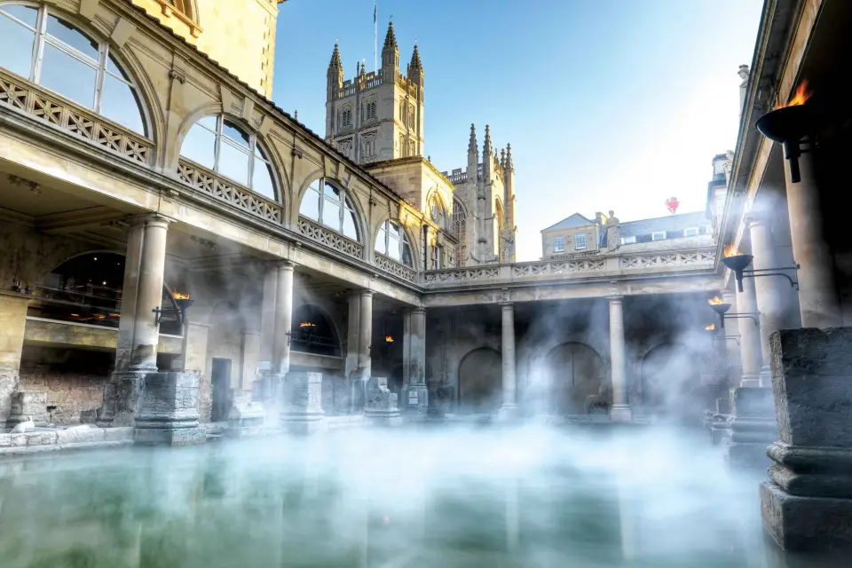 Stonehenge y termas romanas: tour de 1 día desde Londres