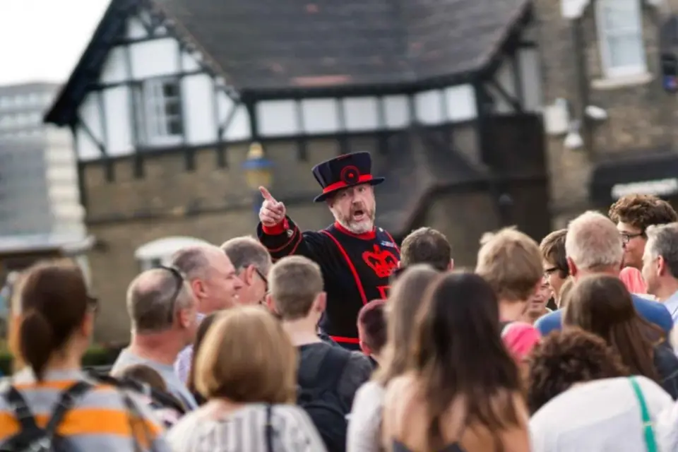 Torre de Londres: Ceremonia de Apertura, Joyas de la Corona y Beefeaters