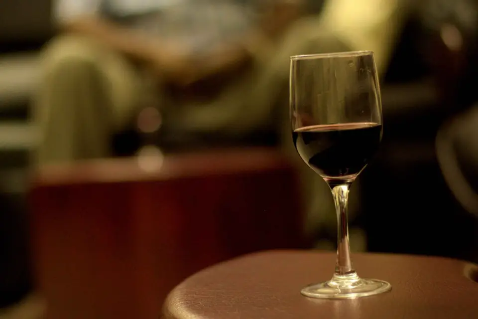 Londres: Tour de degustación de vinos de Islington con un lugareño