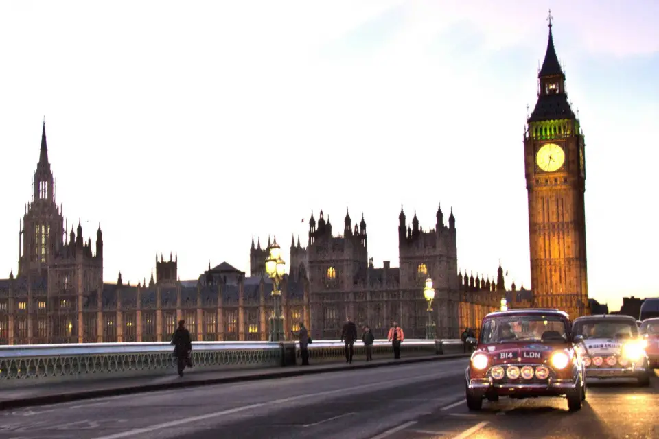 Londres: tour panorámico privado de 2 horas en un automóvil clásico