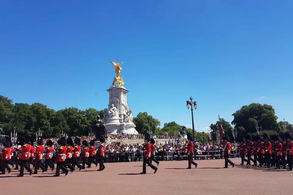 Londres: tour a pie de la realeza británica