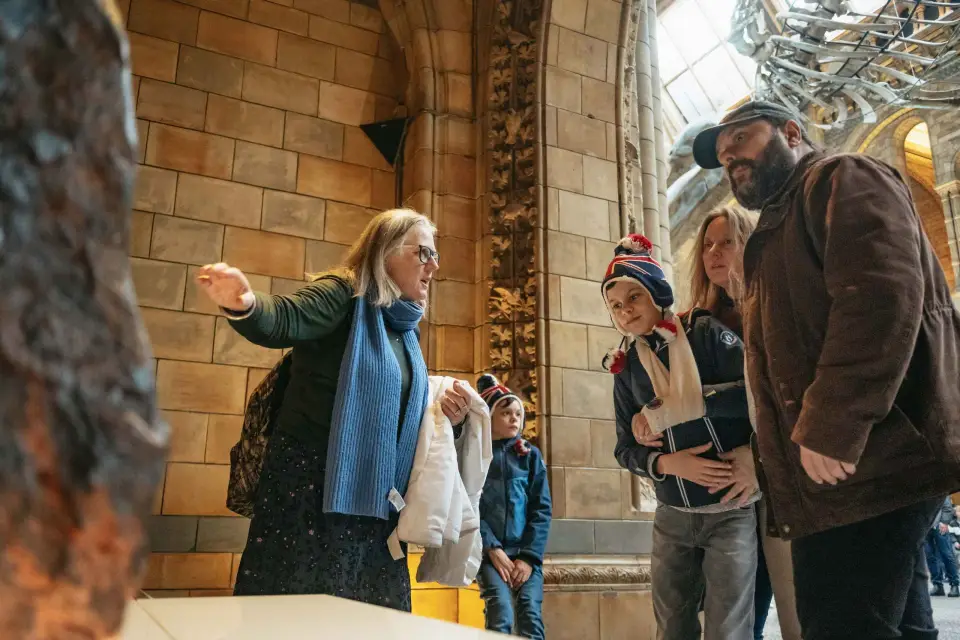 Londres: Visita guiada privada en familia al Museo de Historia Natural