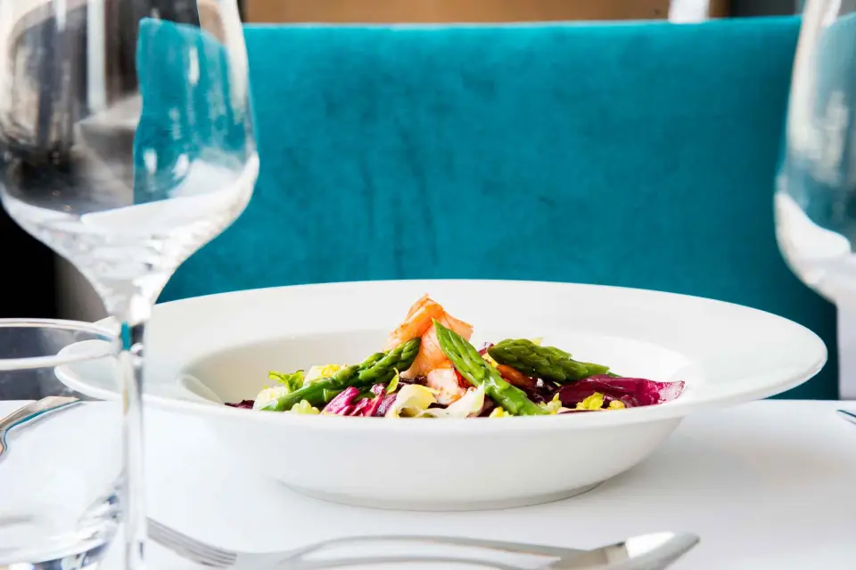 Lyon: crucero de 2 h y 30 min con cena