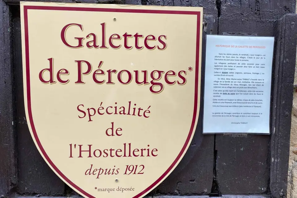 Lyon : excursión autoguiada a Pérouges (tren y picnic)