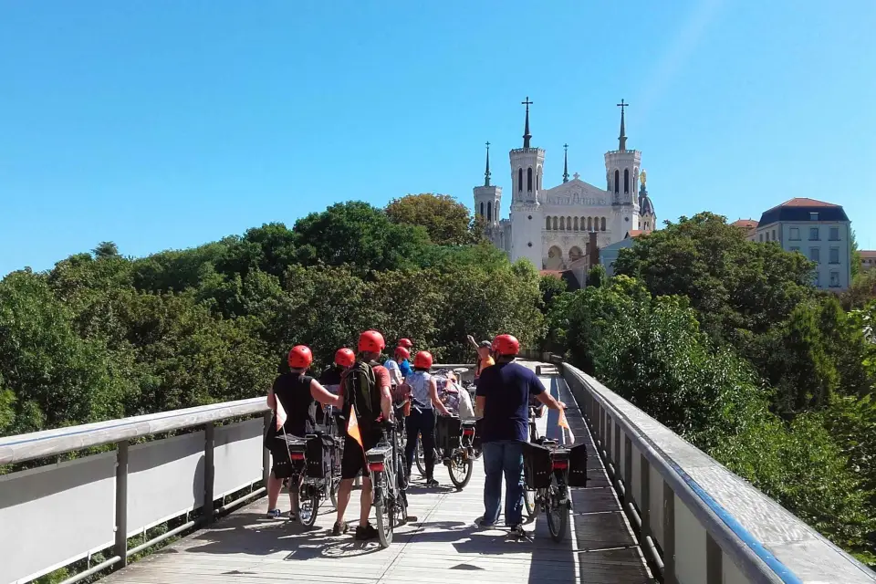 Lyon: Recorrido de 4 horas en bicicleta eléctrica con degustación