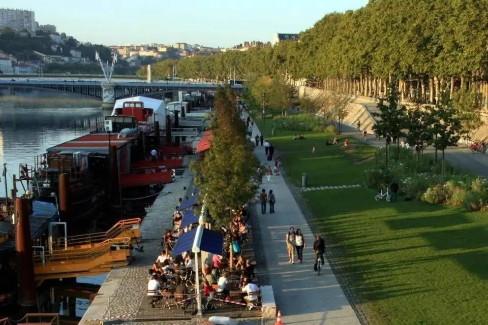 Lyon: Recorridos autoguiados en bicicleta de primera calidad con guía virtual AI