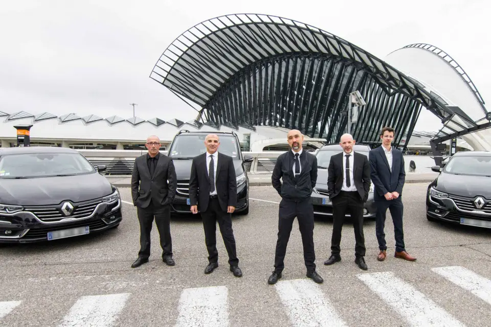Lyon: Traslado privado de ida desde el aeropuerto de Lyon-Saint Exupéry