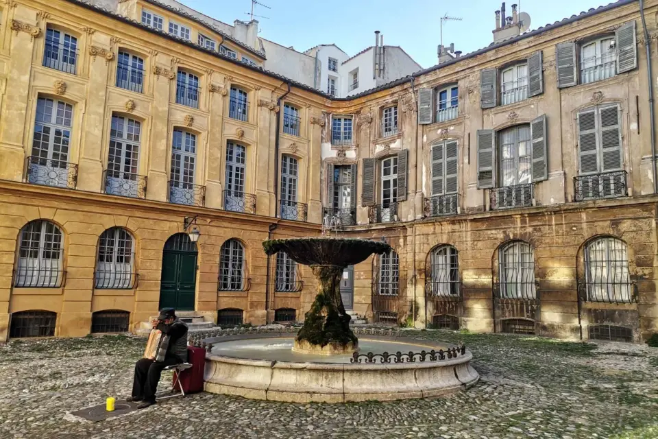 Aix-en-Provence: Arte de la Villa Medieval y Viñedos