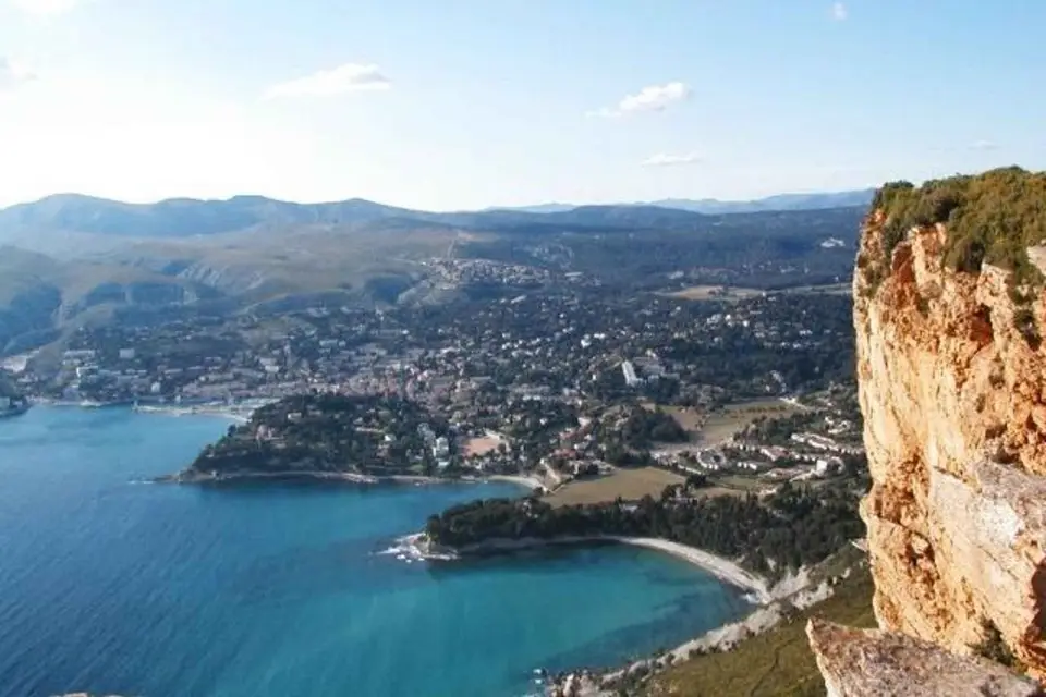 Desde Aix-en-Provence: Excursión a Cassis con parada en Cap Canaille