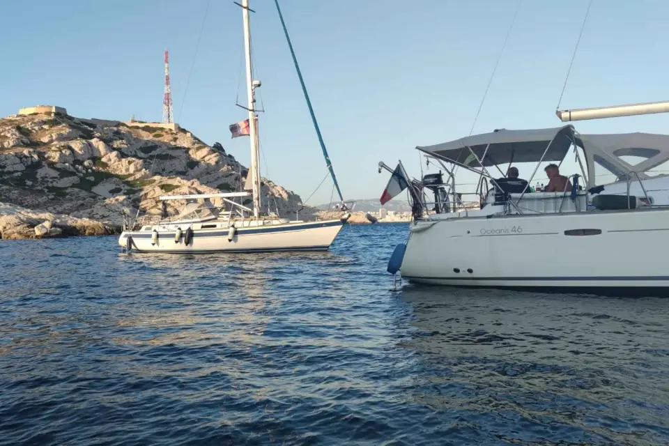 Crucero en barco al amanecer por el Parque Marino de las Calanques y la Costa Azul
