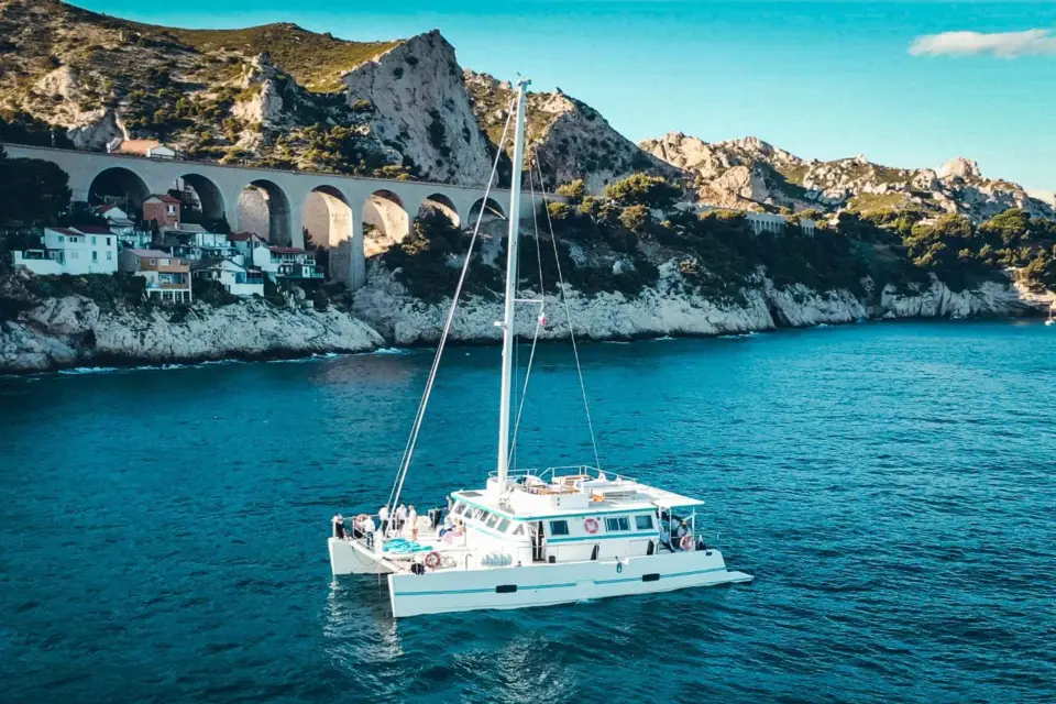 Marsella: Crucero en catamarán por el archipiélago de Frioul con almuerzo