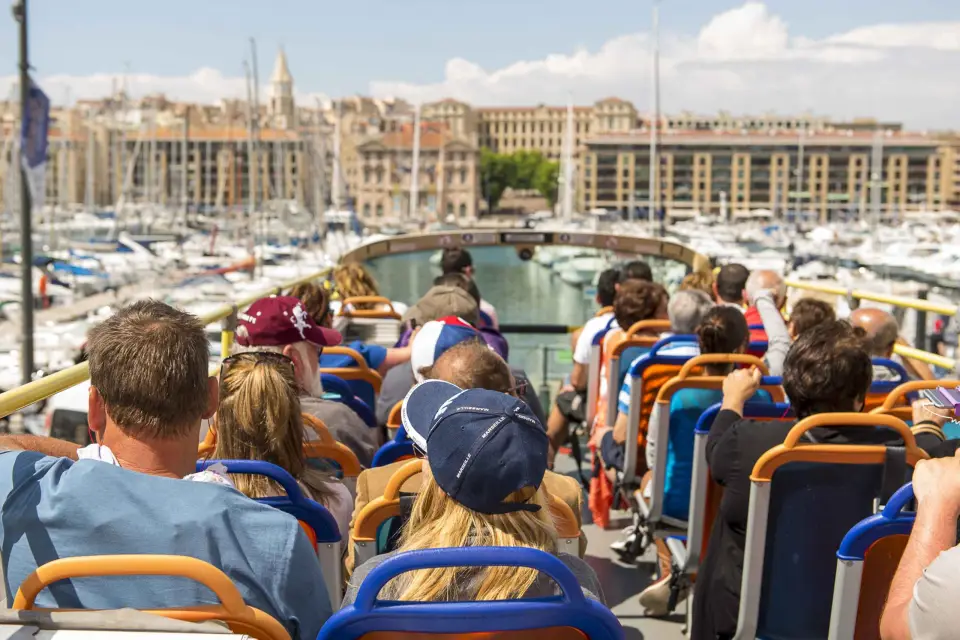 Marsella: tour en autobús turístico y tour a pie por Le Panier