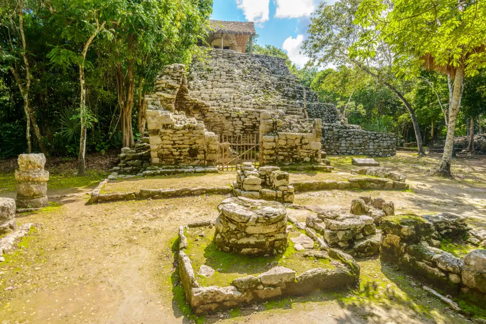 Excursión a Cobá y una aldea maya