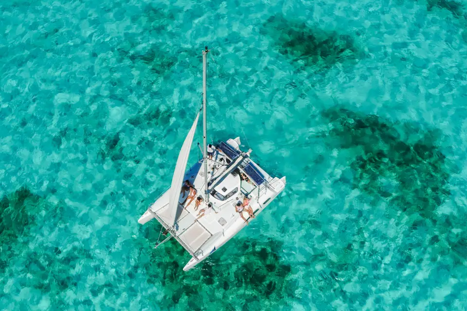 Excursión privada a Isla Mujeres en barco