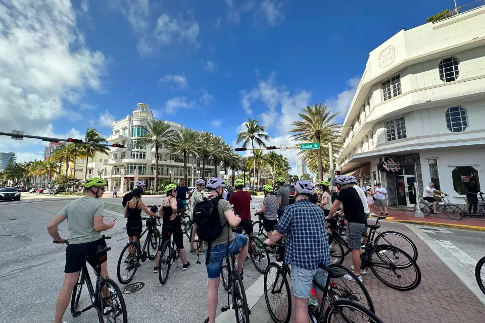 Alquiler de bicicletas o eBikes en Miami Beach con mapa