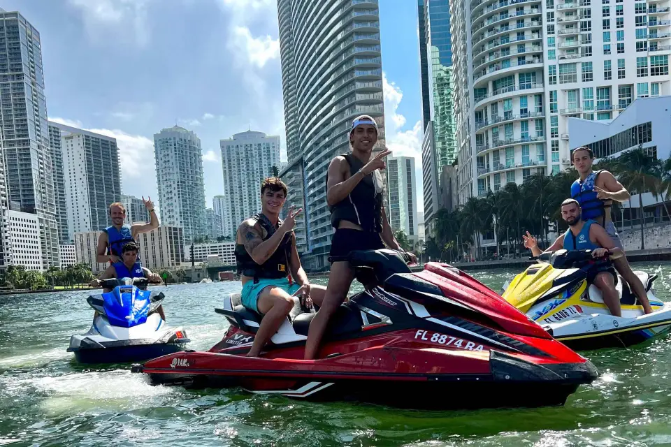 Miami Aventura guiada en moto acuática por la Bahía de Biscayne y Miami Beach