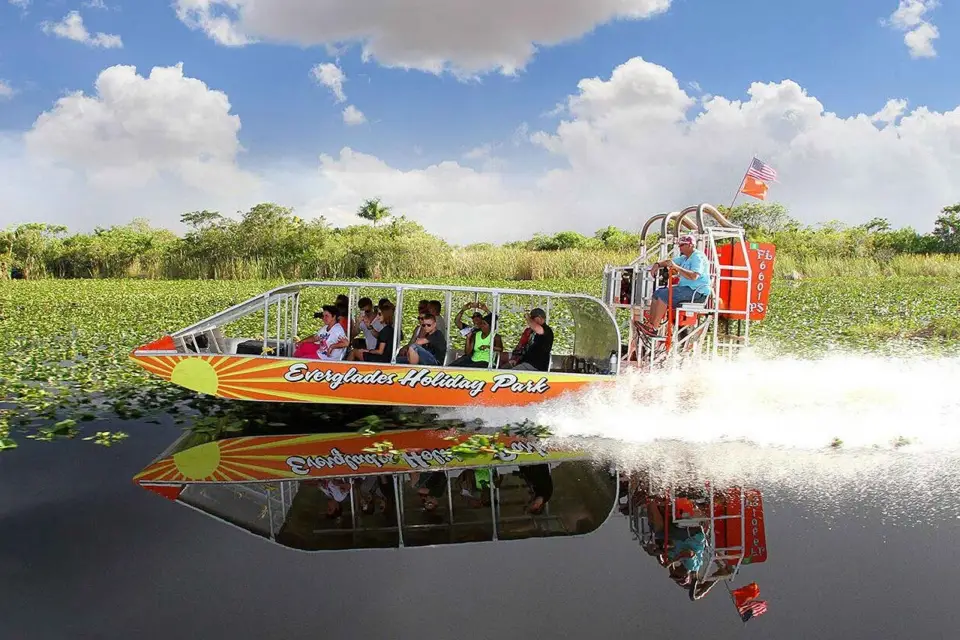 Desde Miami: Barco de Aire de los Everglades, Espectáculo de Vida Salvaje y Traslado en Autobús
