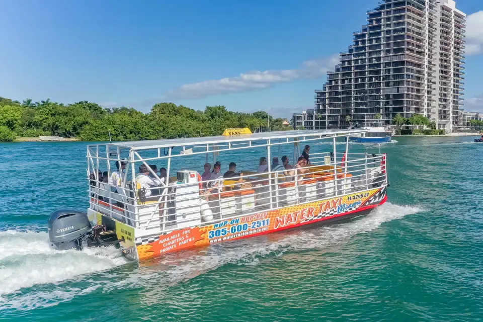 Miami: Crucero con paradas libres en barco turístico