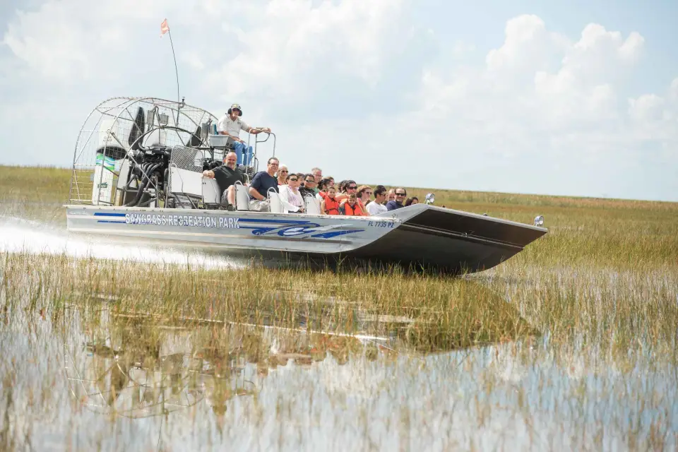 Everglades: hidrodeslizador y exposiciones en Sawgrass Park