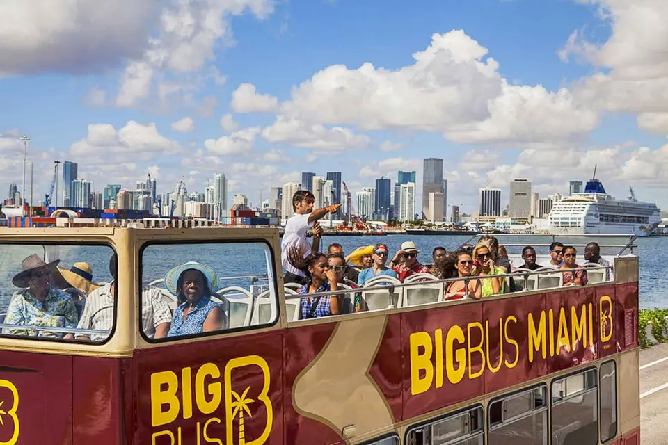 Miami: Experiencia en los Everglades, crucero por la bahía y tour en autobús descapotable