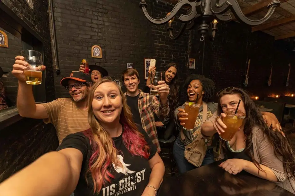 Miami: Fantasmas, Abucheos y Bebidas en un Pub Embrujado