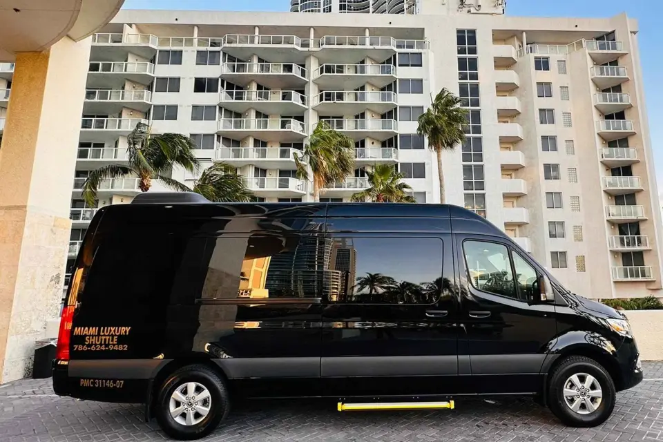 Lanzadera del Aeropuerto de Ft. Lauderdale al Puerto de Miami/Hotel Van14pax