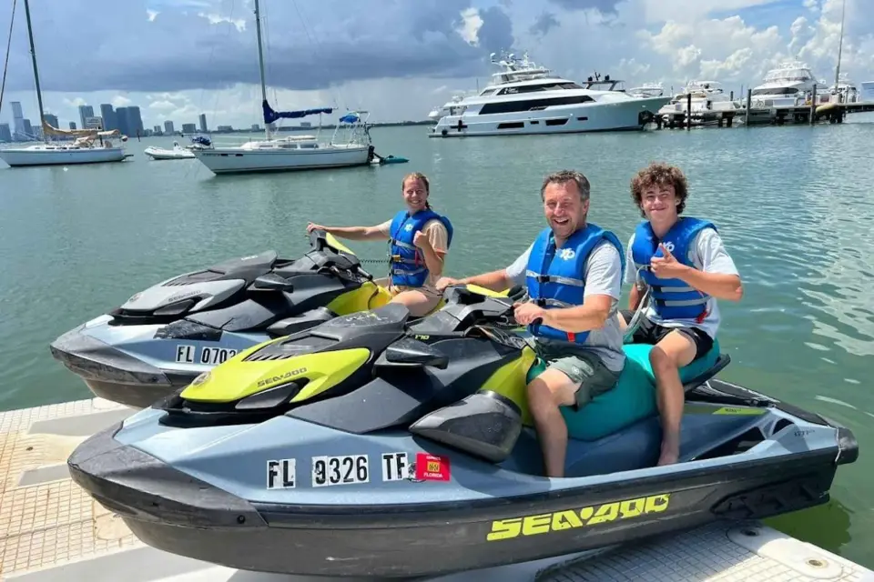 Paseo en moto acuática en Miami