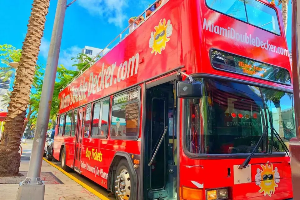 Miami: Tour en autobús de dos pisos con crucero en barco opcional